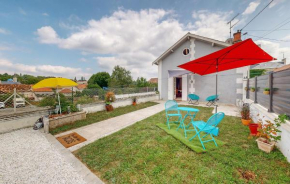 Cozy Home In Riberac With Wifi